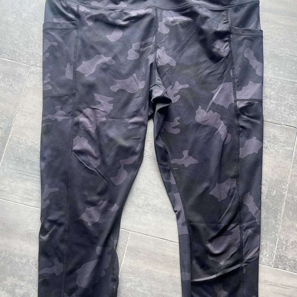 Yogalicious Lux Plus Camo Leggings